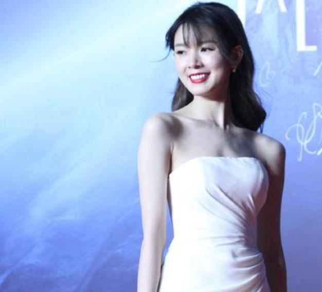 陈瑶原来可以这么美,正经打扮起来真惊艳,简直就是人间尤物