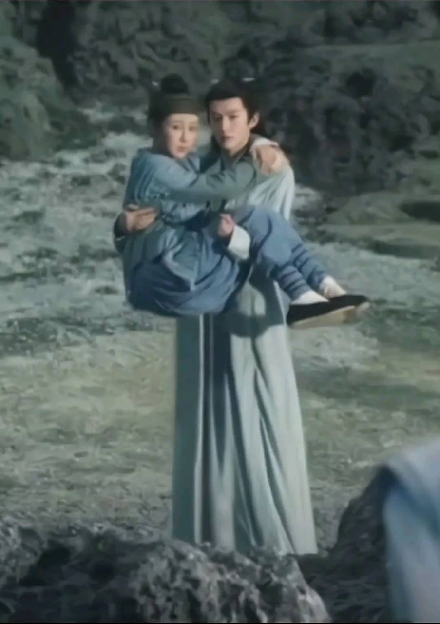 这三张图证明杨紫真的不重,我们涂山璟和小夭的体型差,苏感爆棚啊.