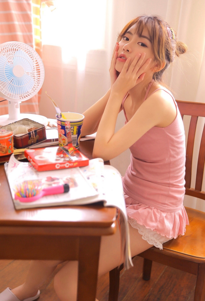 斗鱼人气主播 周淑怡 光jio丫写真[爱你][爱你] ​​​#周淑怡