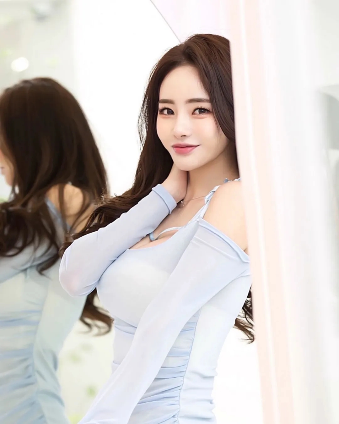 韩系百变女神yomi,辣妹甜妹自由切换