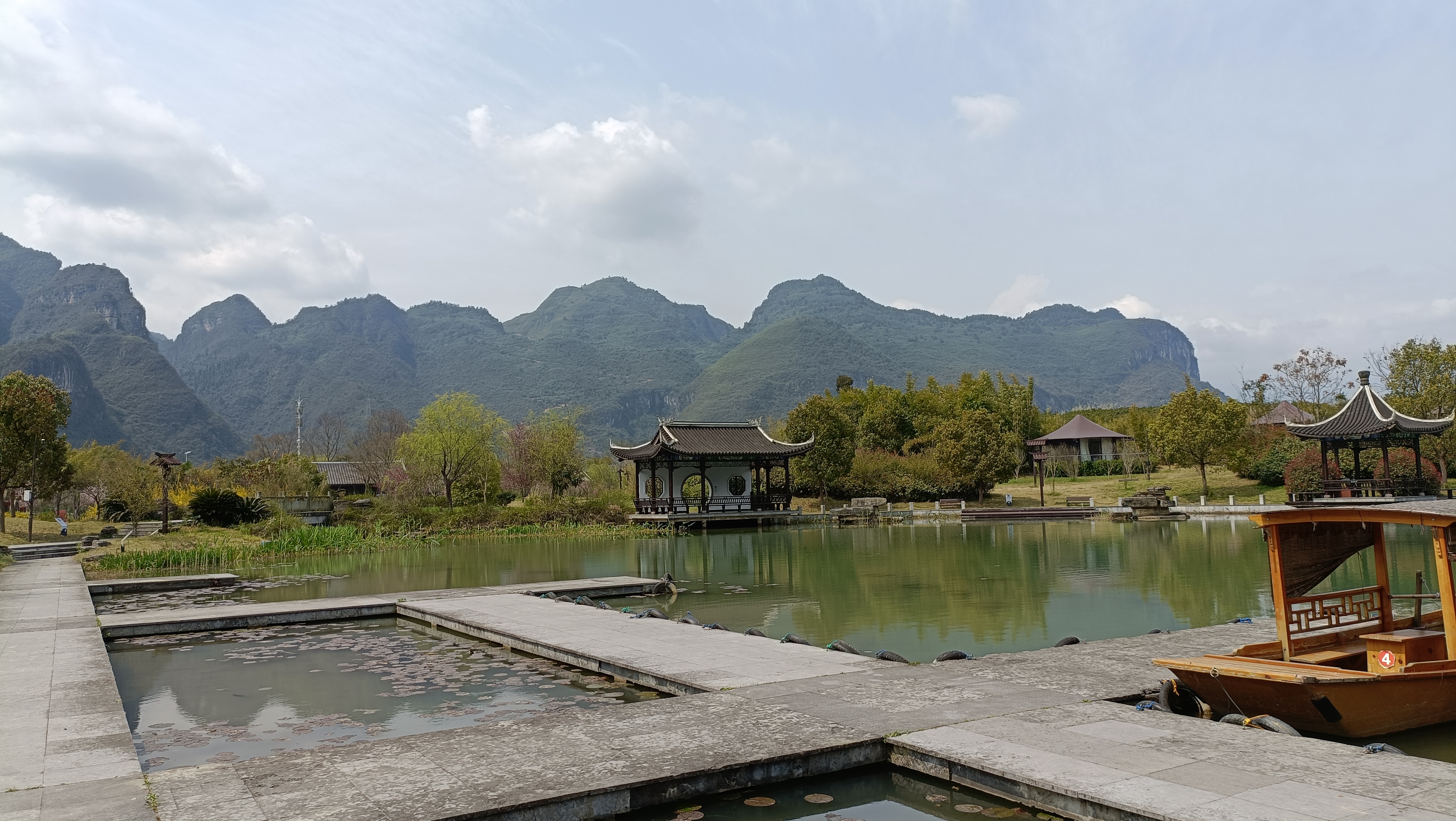 行走在铜仁江口云舍湿地公园,云舍一山一水融入脑海里