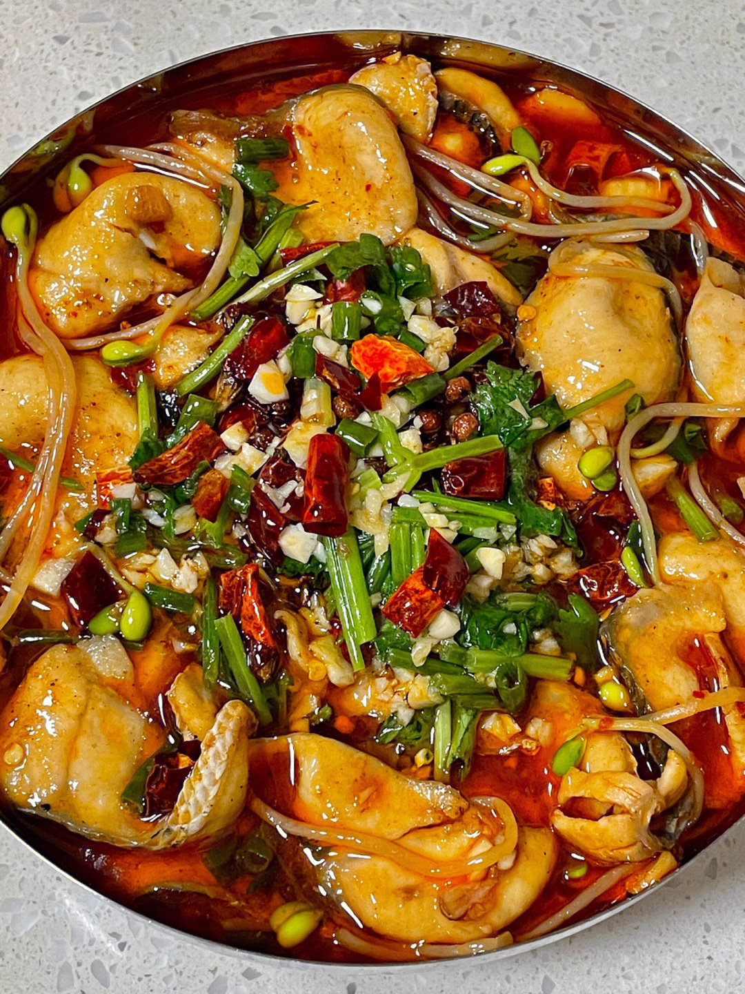 食材:黑鱼片,火锅底料