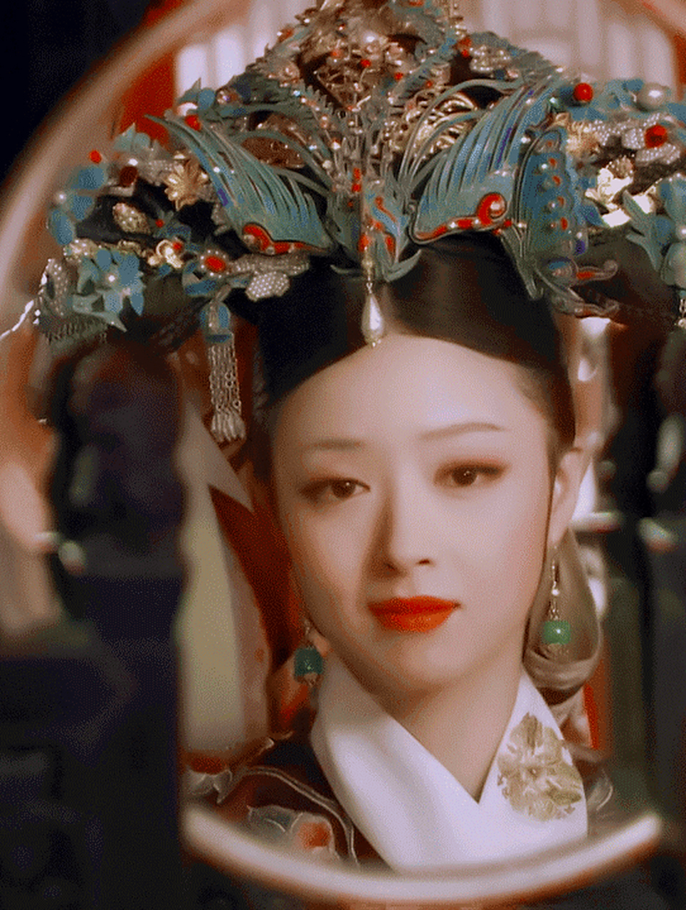 明眸皓齿艳压群芳,华妃娘娘果然凤仪万千  她是嚣张跋扈的"华妃"哪镲