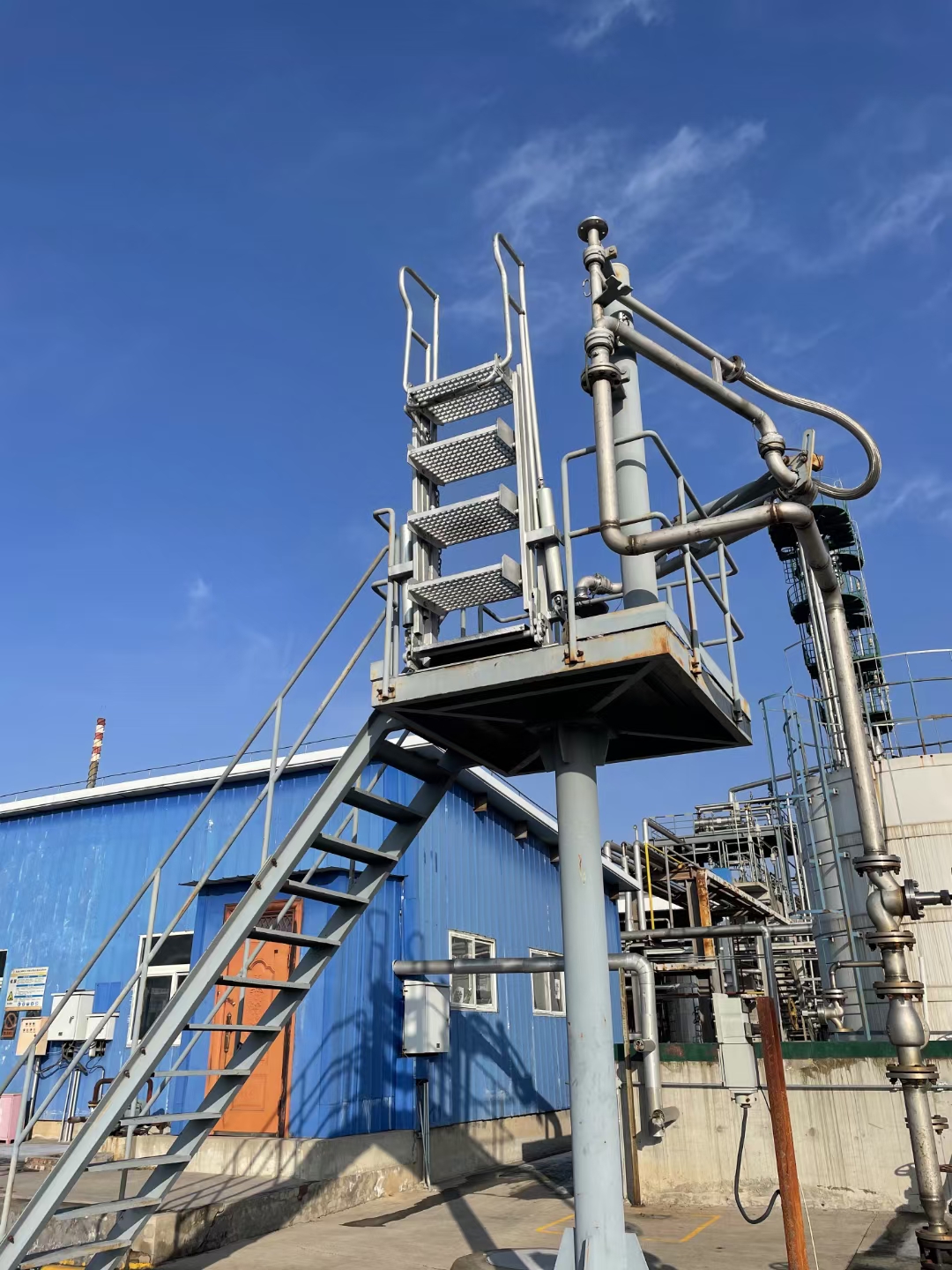 领超汽车装卸车鹤管如何选型