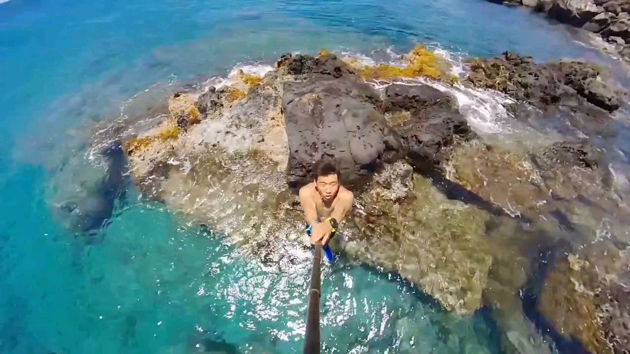 [图]张京跳海拍视频,太向往这种夏日海水的刺激与清凉了!