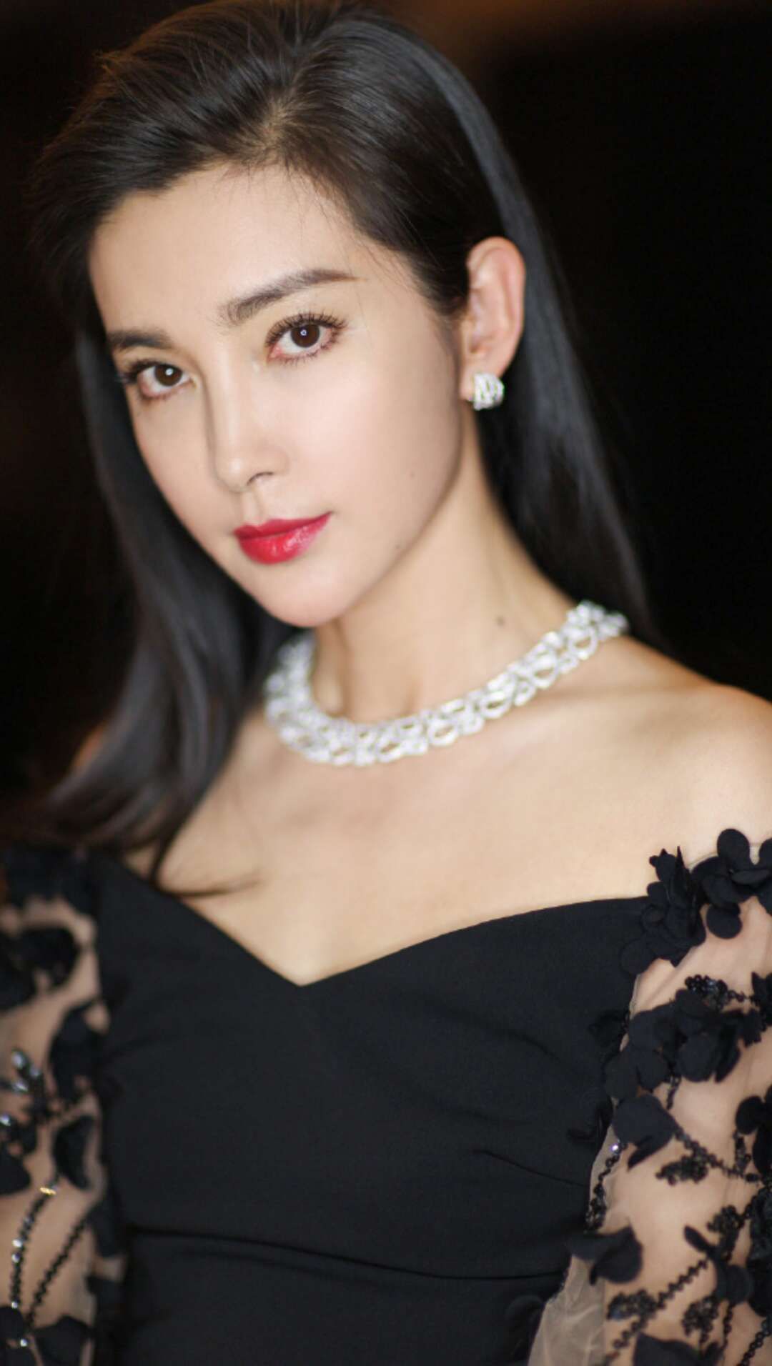 李冰冰唯美时尚写真照,气质优雅,温婉可人