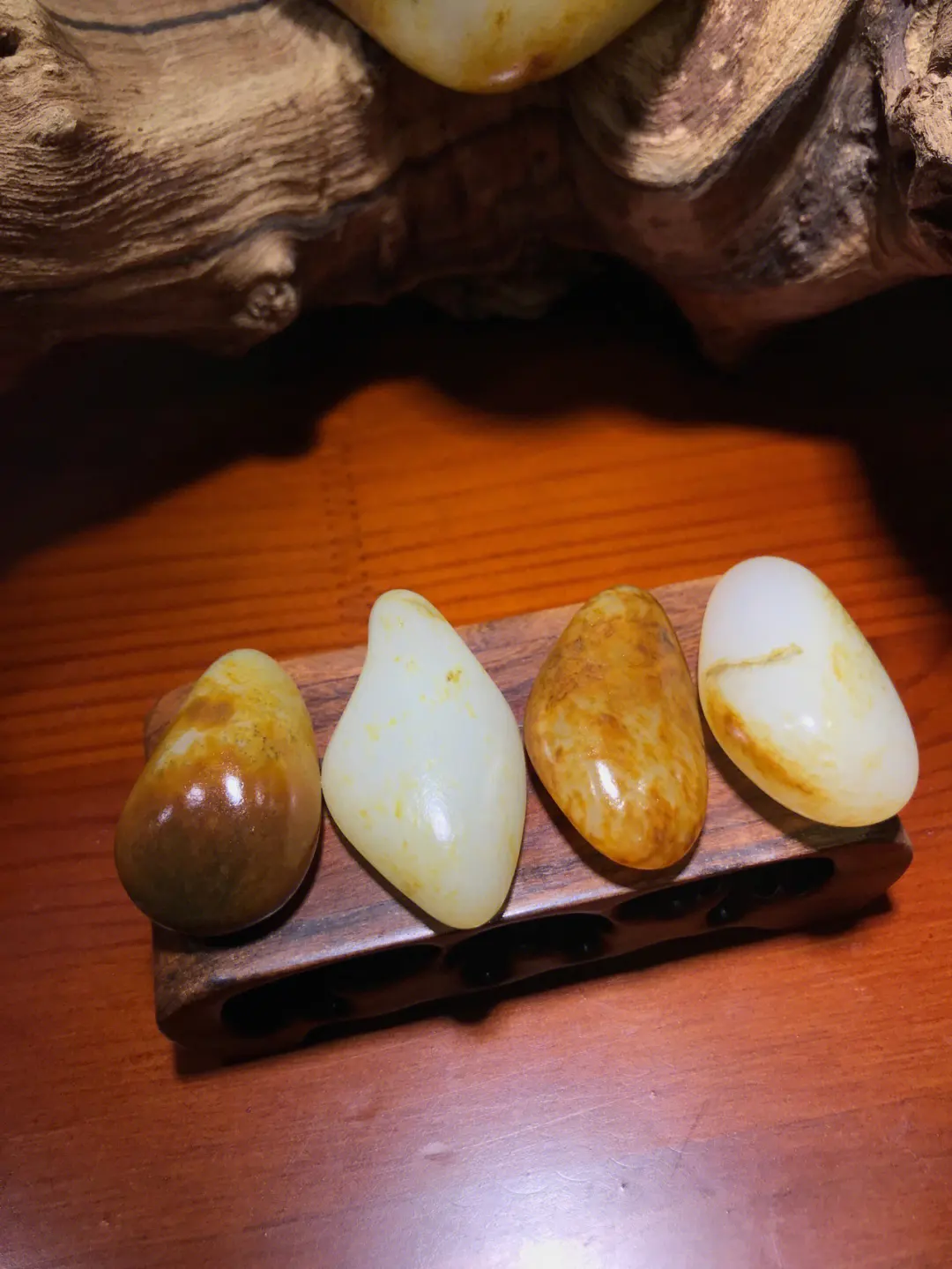 网传佩戴和田玉的禁忌都是瞎扯!佩戴和田玉的禁忌,只有这4点!