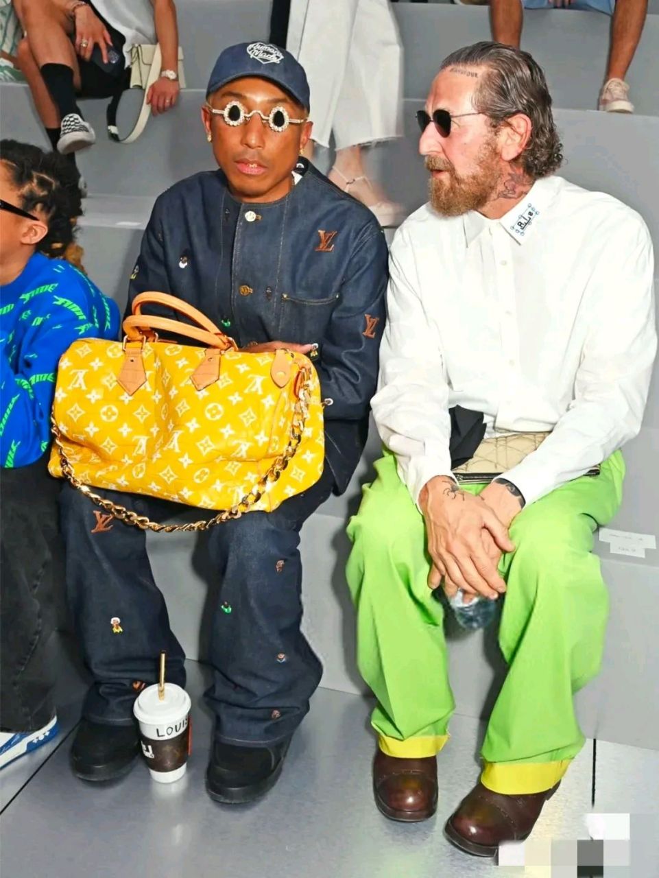 菲董pharrell在巴黎举办了首场lv时装秀,以该品牌的男装创意总监身份