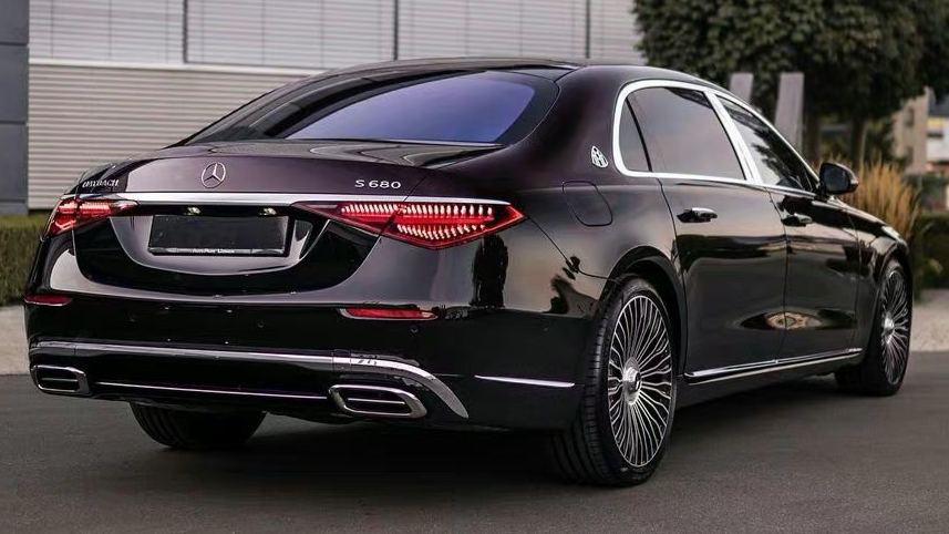 迈巴赫性能最强的轿车,s680,6.0tv12爆发900牛米,落地超300万