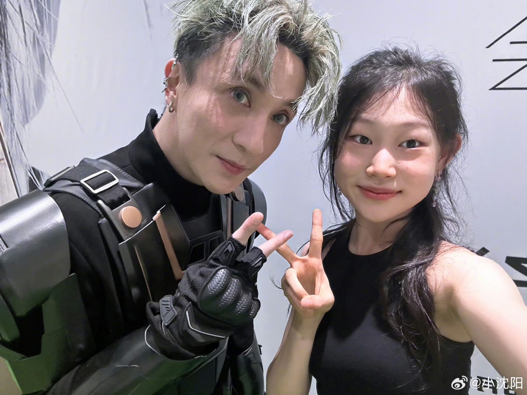 小沈阳带女儿看薛之谦演唱会,16岁的沈佳润父女俩好像,带女儿追星成功