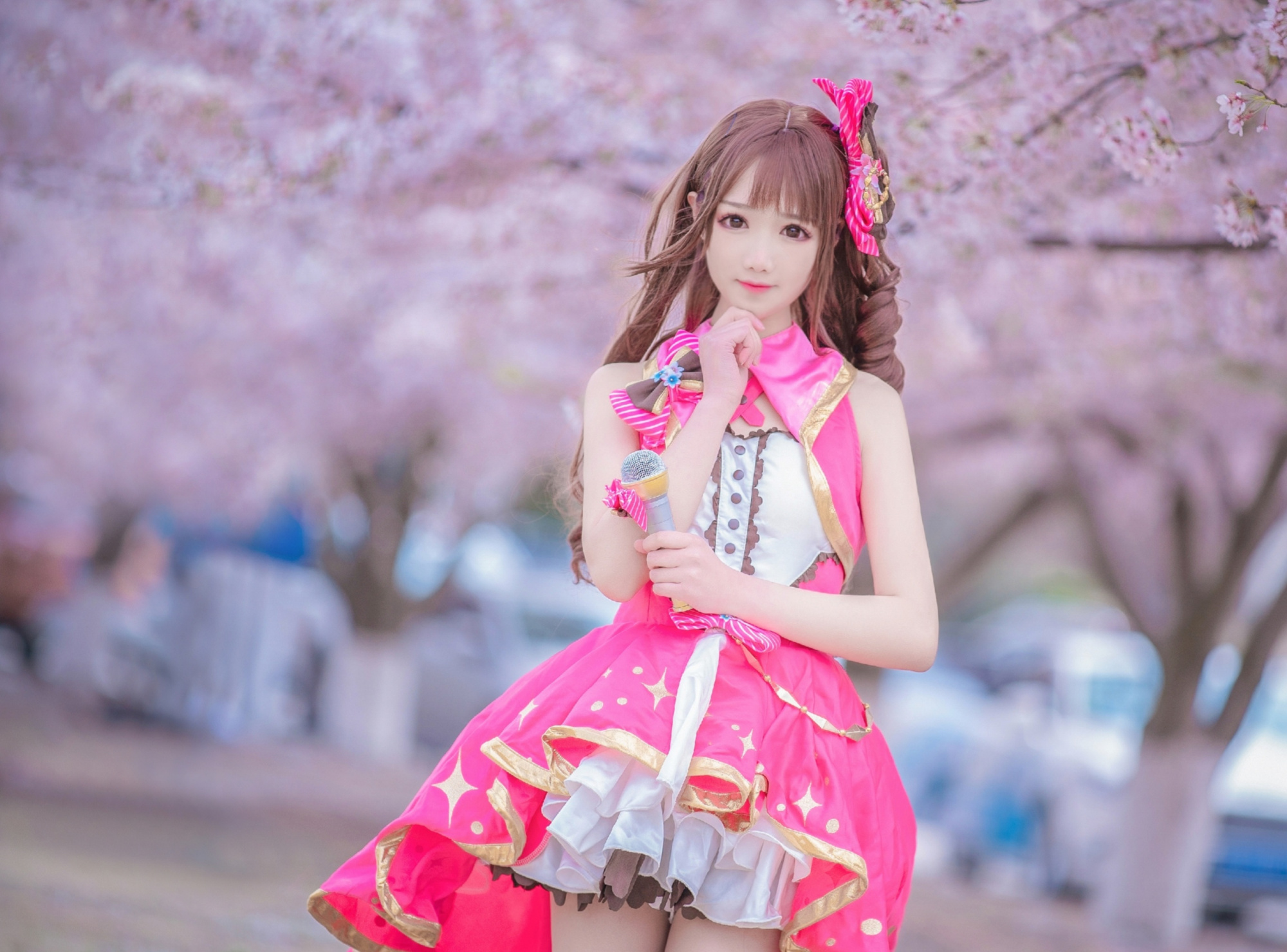 cosplay:开满樱花的树下,这个可爱的岛村卯月很有少女偶像的感觉
