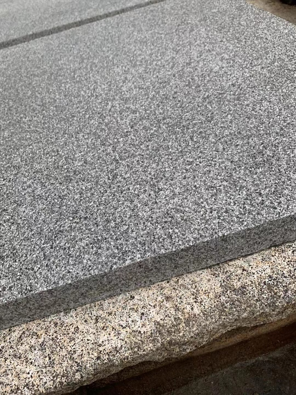 花岗岩芝麻黑火烧板