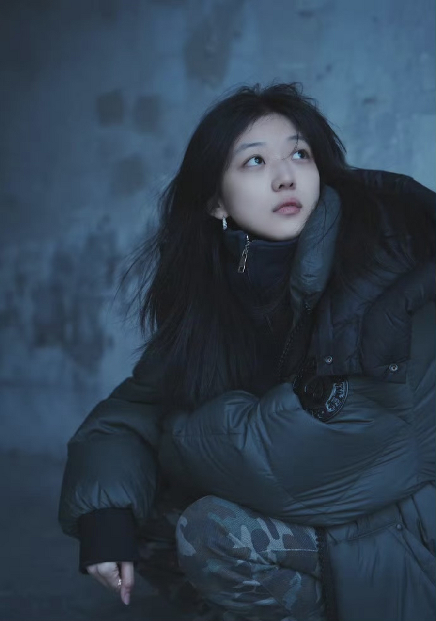 素颜的状态也好好哦～  今天是七夕,演员孙千发了九宫格,孙千曾出演过