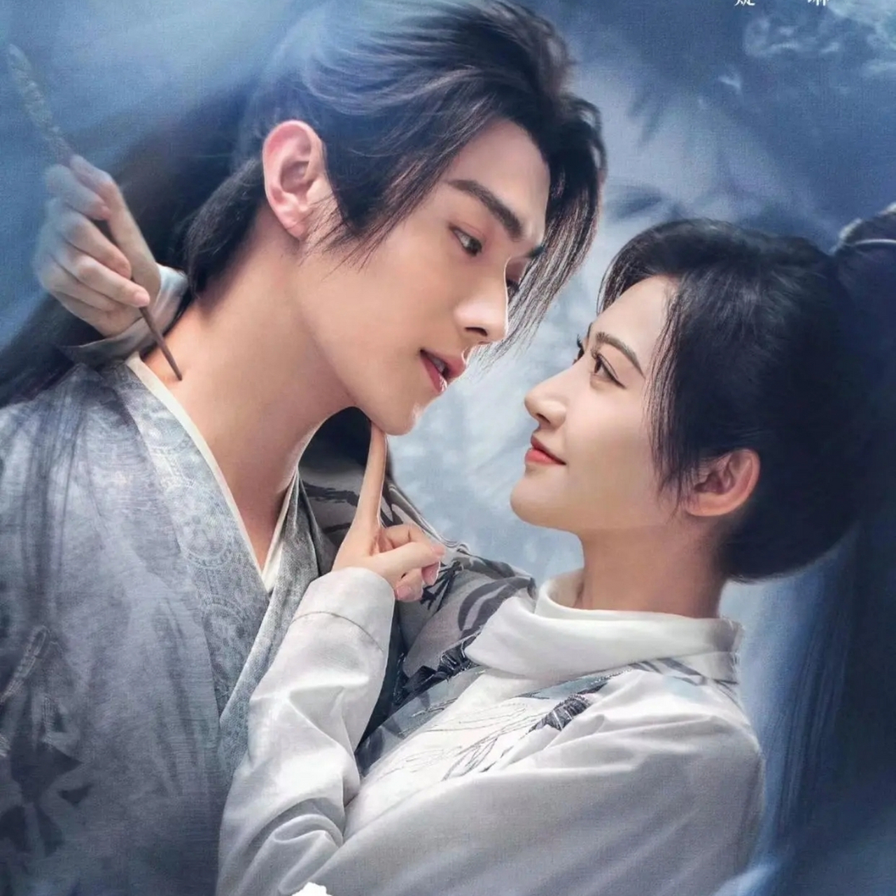 景甜和许凯宣传电视剧,现成摸腹肌,要不要这么刺激.