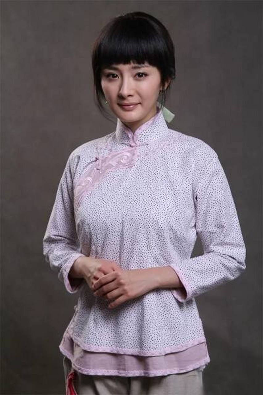 杨幂饰演的如意民国旗袍装扮令人眼前一亮哎