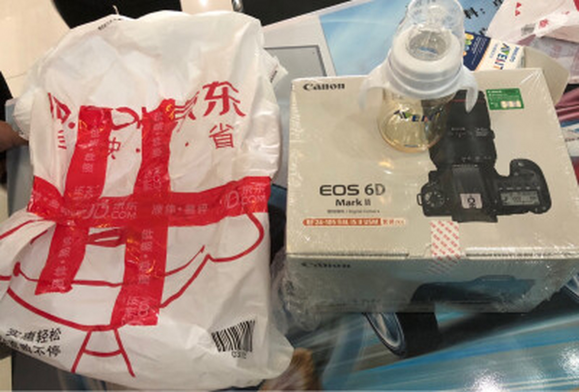 佳能6d2与尼康810哪个好,索尼a7m2和佳能6d2怎么选  佳能6d2也还不错