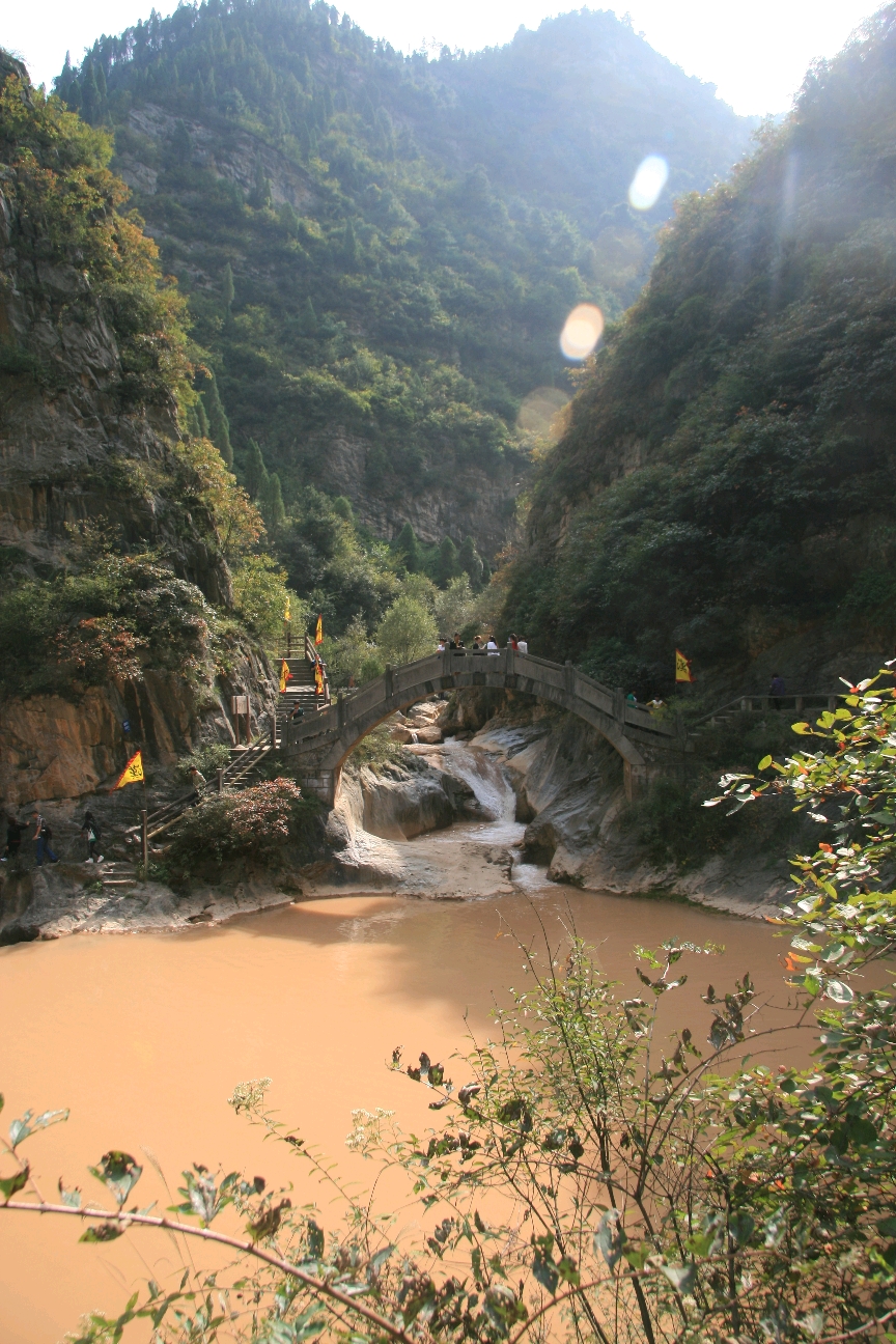 成县西峡一个人文景观和自然风光共同的景区