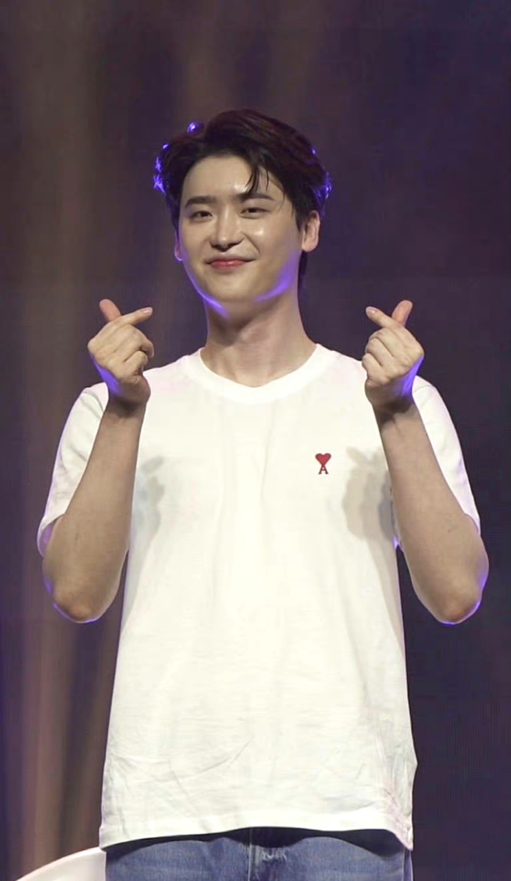 李钟硕没逃过韩国酵母?