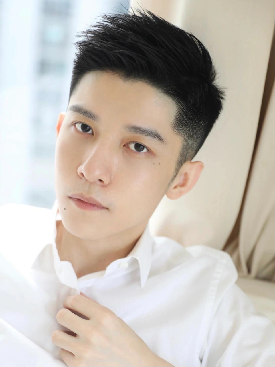 男士发型  男士清爽,干净发型 喜欢短发男生记得收藏起来 此发型平时