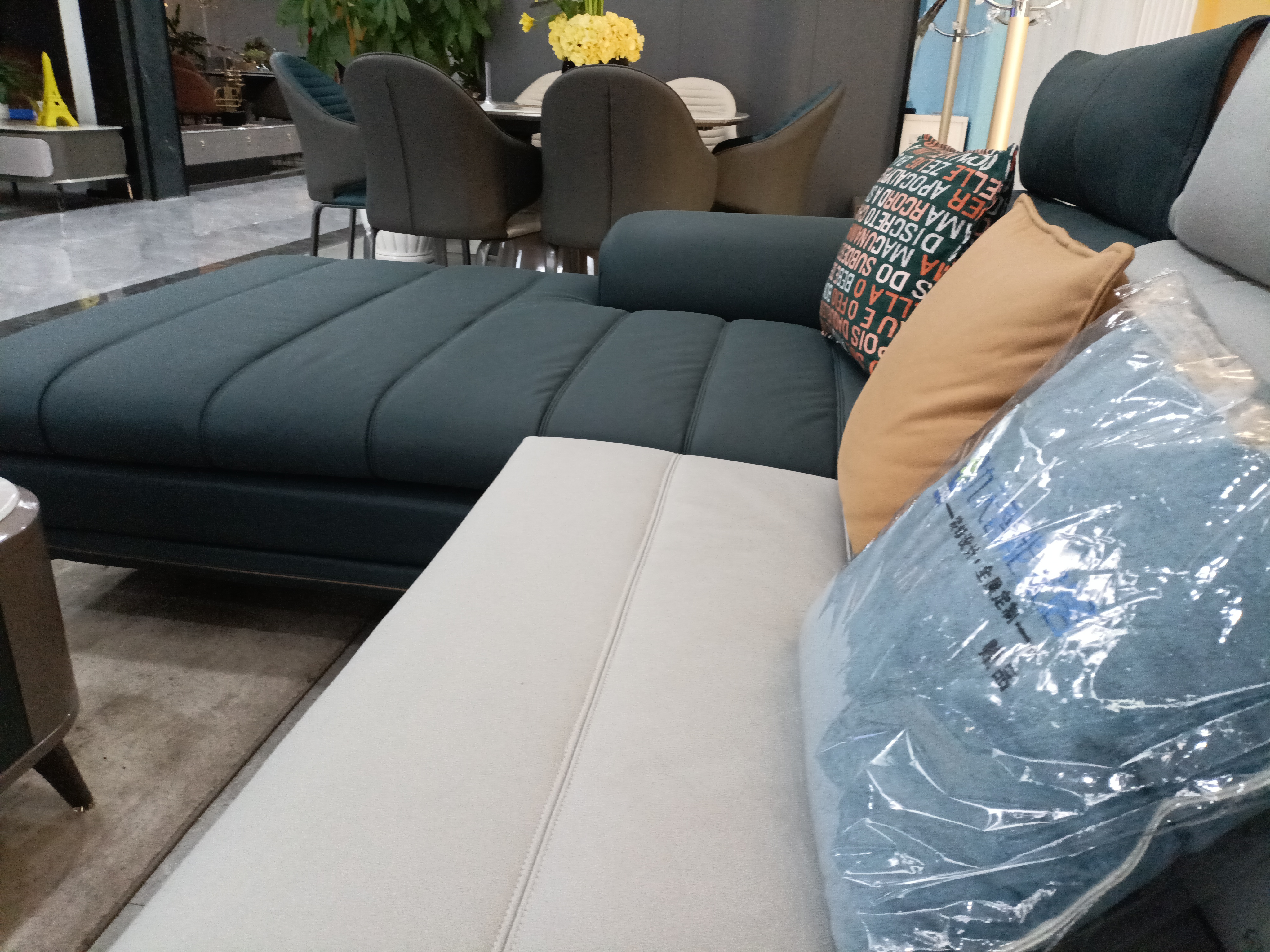 遇到进店只上厕所的顾客你会怎么做?