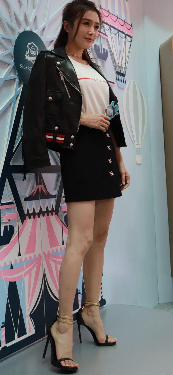 秦岚  美腿玉足合集