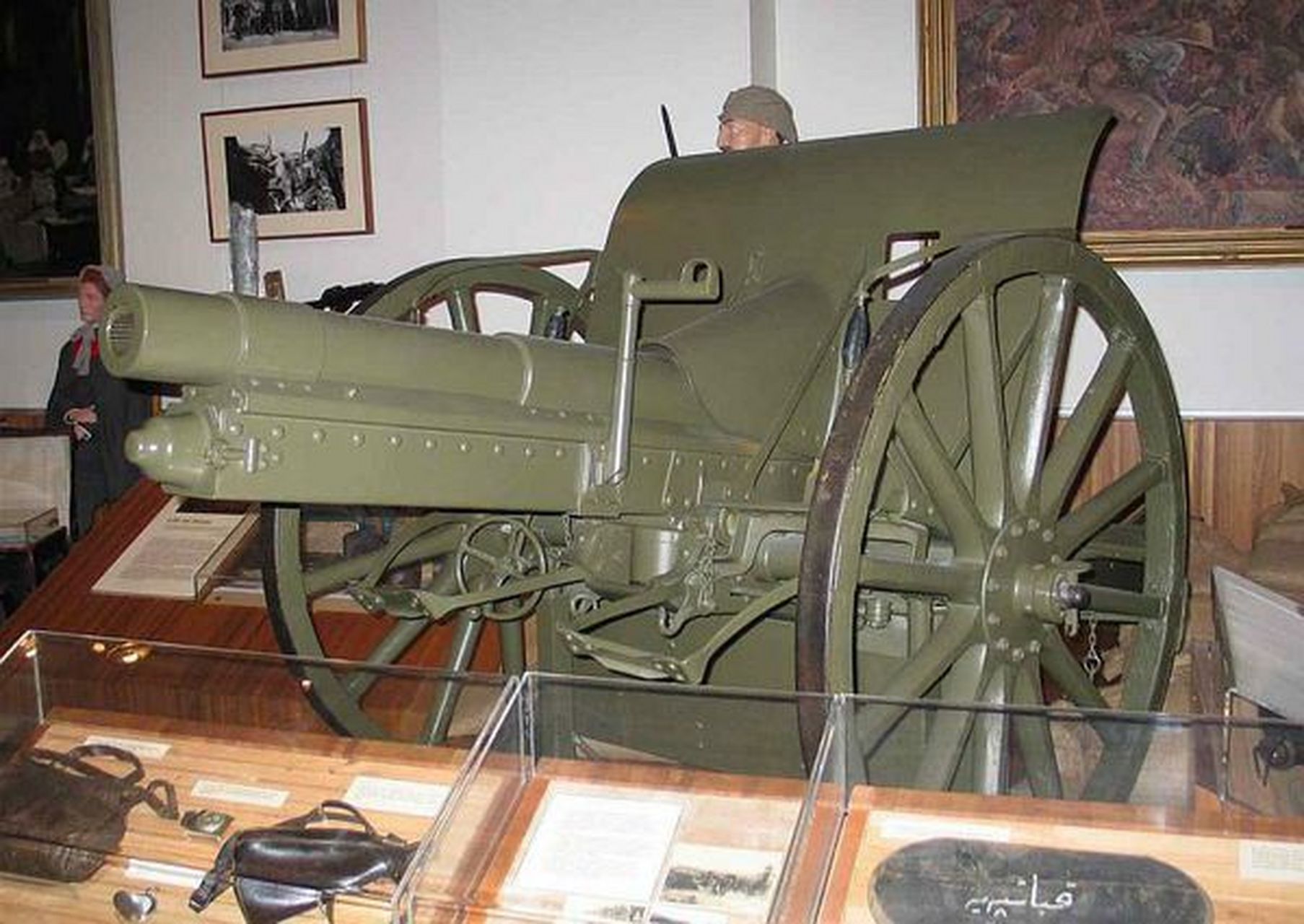 克虏伯75毫米1903型野战炮,炮全重1745公斤,炮身重为333公斤,全长7595