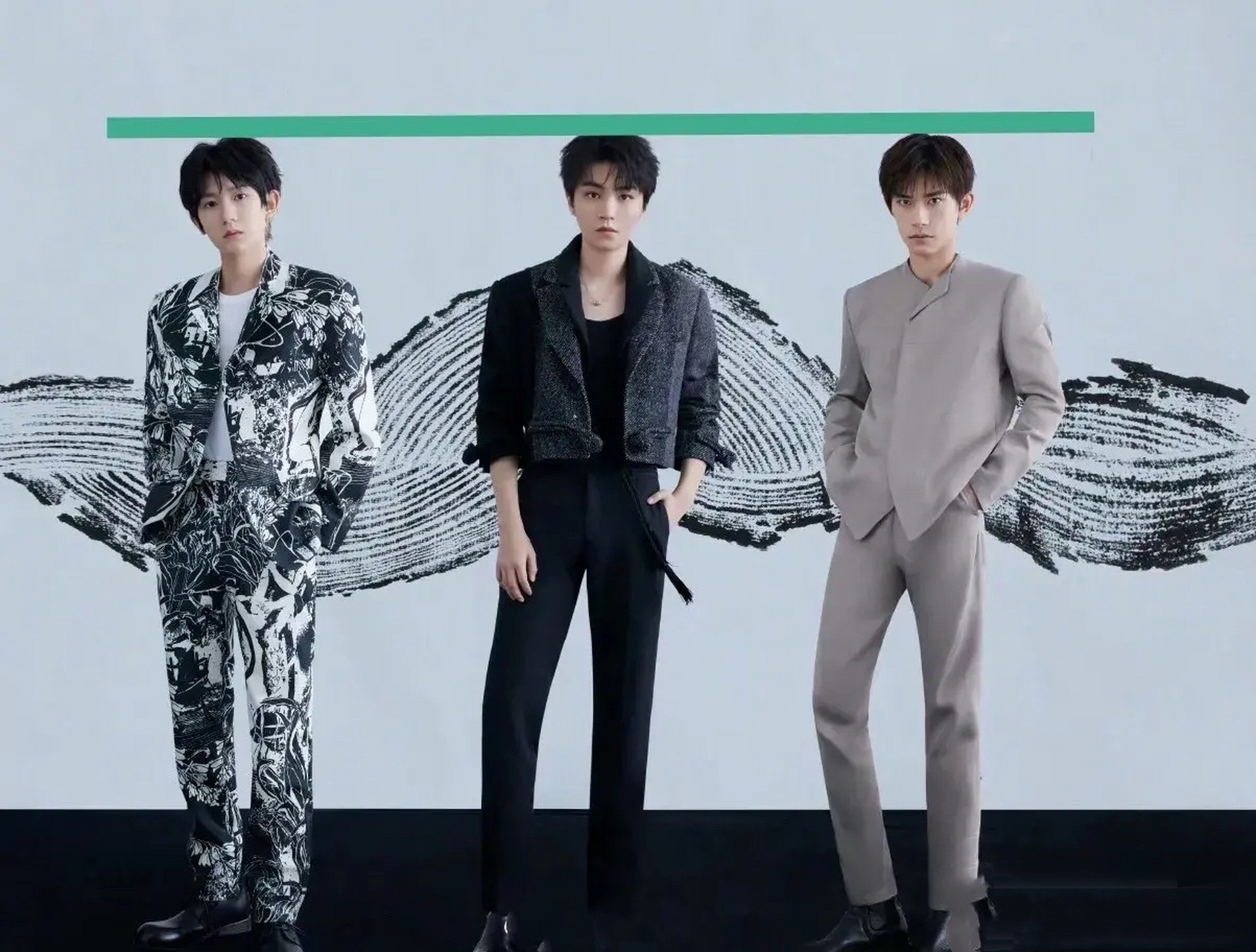 tfboys三个人的位置永远不会变,身高也永远不会变…如此统一是用尺子