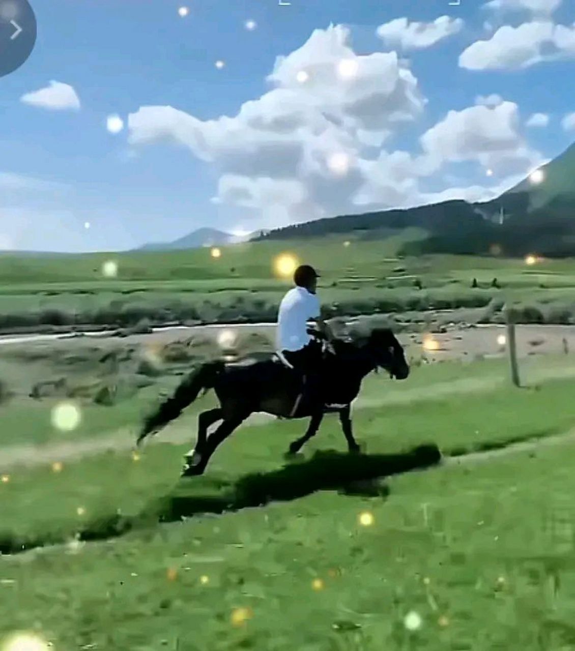 俞老师在甘肃看世界体验骑马飞奔,担心60岁的老头有点吃不消!
