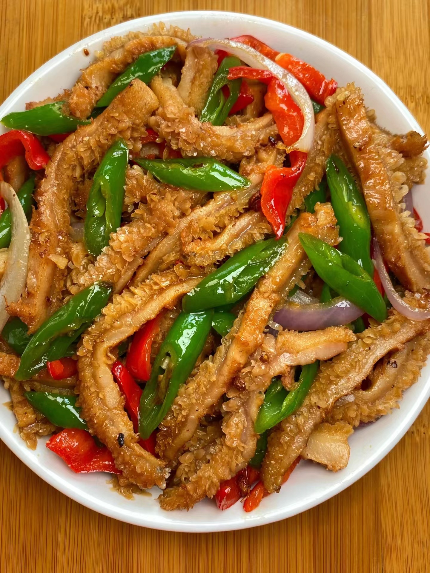 青椒炒牛肚丝的家常做法,牛肚弹牙,青椒爽脆,超级下饭的炒菜!