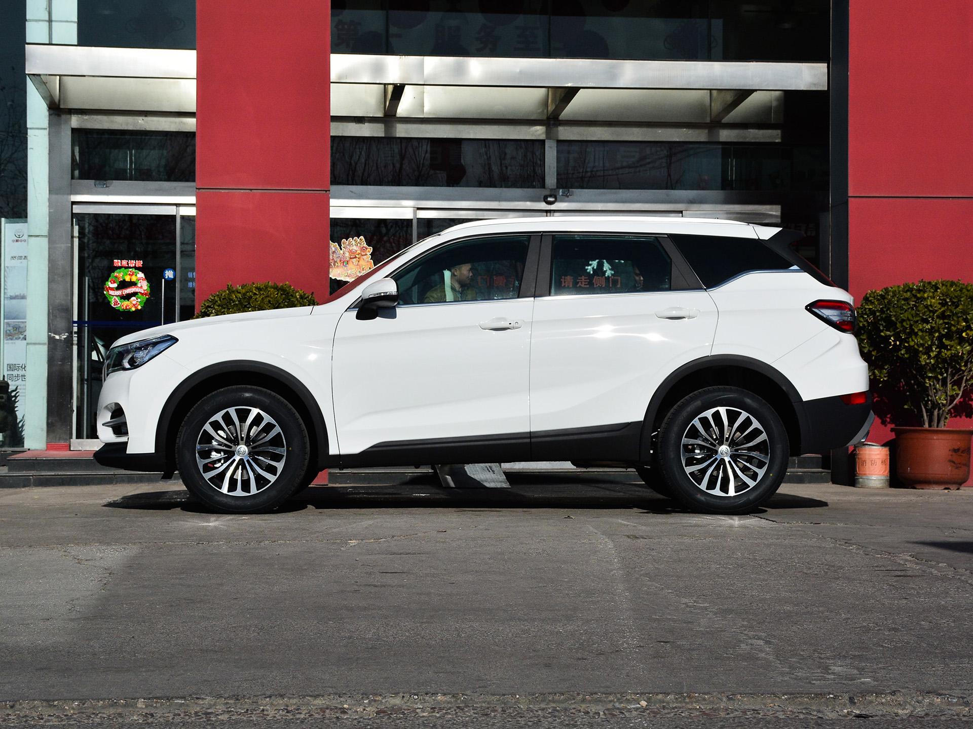 "国产小宝马",8.79万起售的suv还配涡轮增压,实拍中华v6