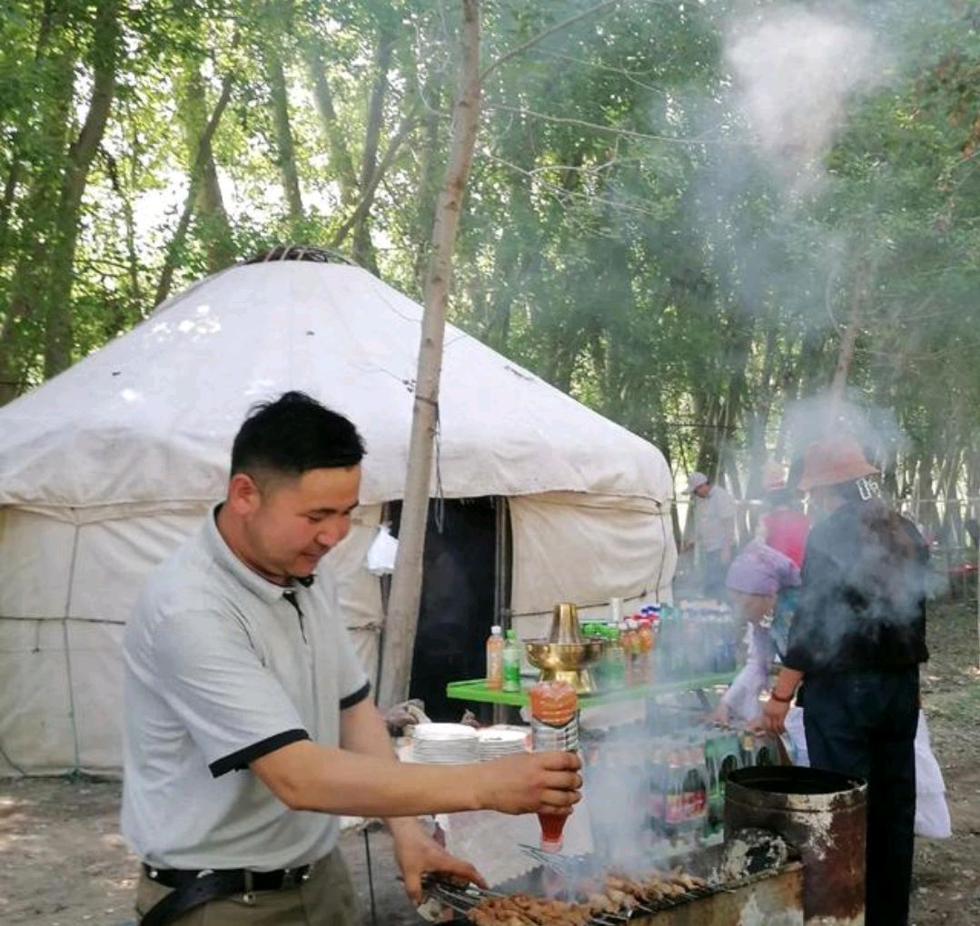 新疆昭苏"国际天马节"胡松图哈尔逊乡分会场