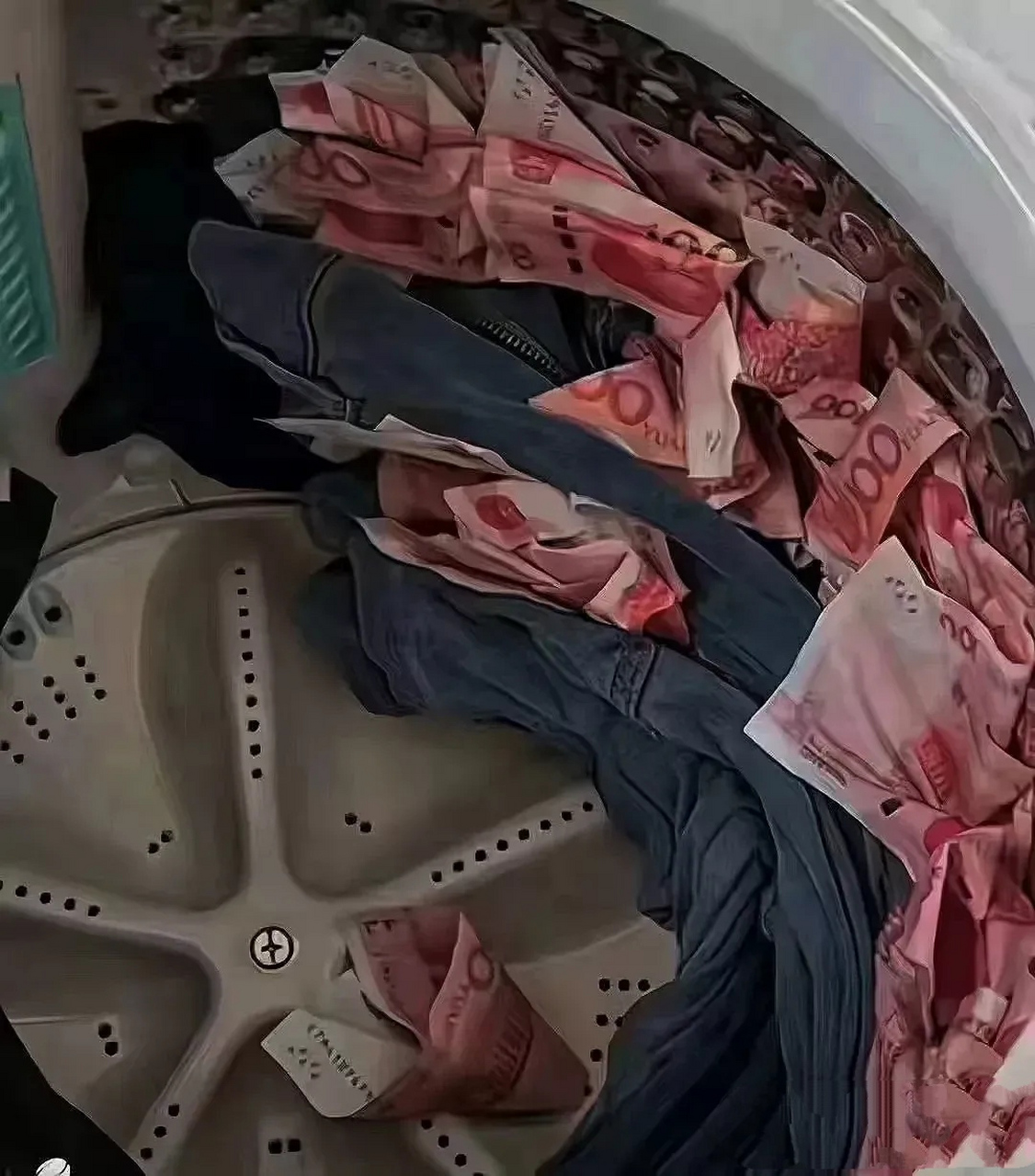 所以脏衣服就直接往洗衣机一扔,剩下的就等着晾了.