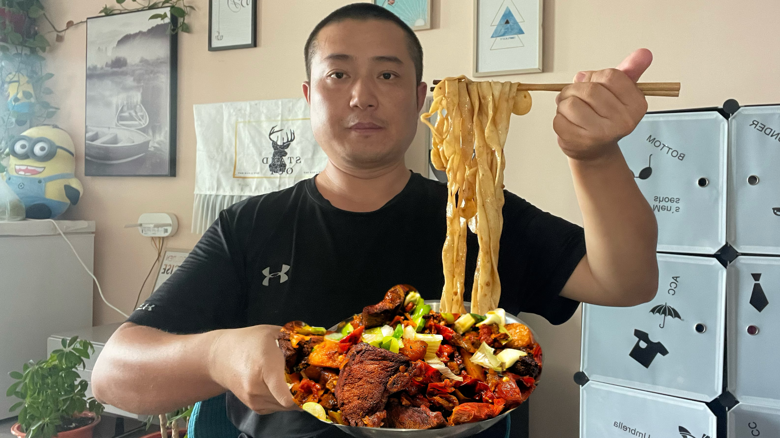 40元买2斤排骨，做红烧排骨拌宽面，西北男人的豪爽就是大口咥面