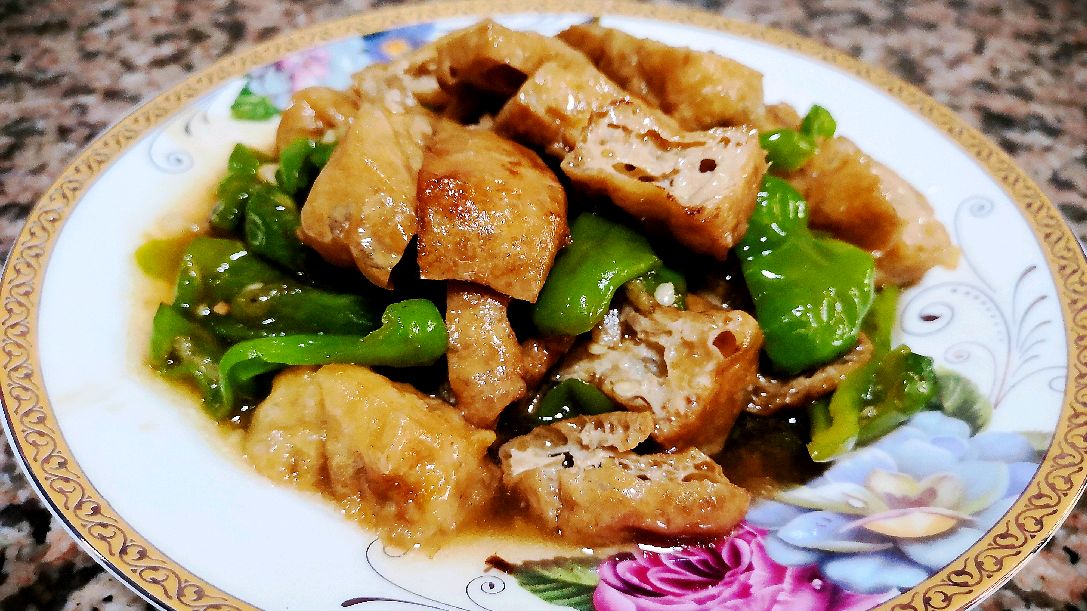 家常菜油炸豆腐这样炒下饭超爽