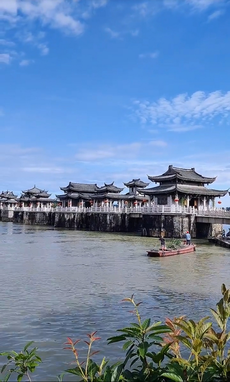 中国最神奇的古桥,广济桥,现实版的"过河拆桥"白天