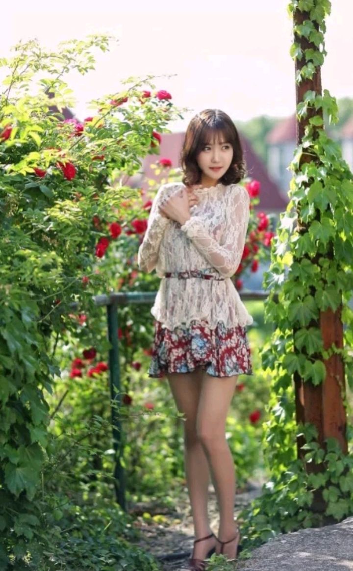 韩国美女赵仁英