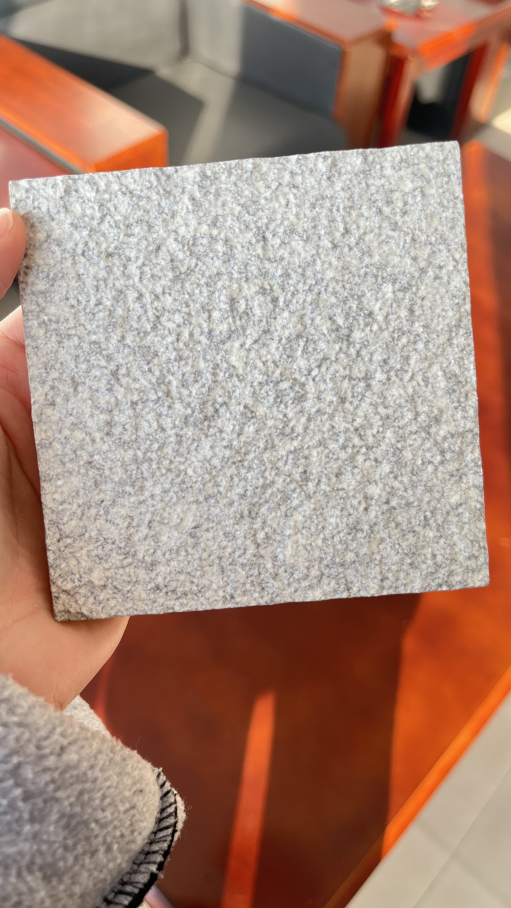 这样的珍珠白地铺石铺在院子肯定好看吧,而且还有淡淡的温柔感觉