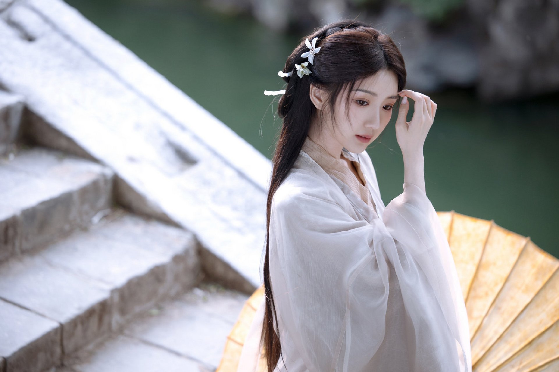 毛晓彤 古风造型,温柔典雅~ 676767#今日星座运势