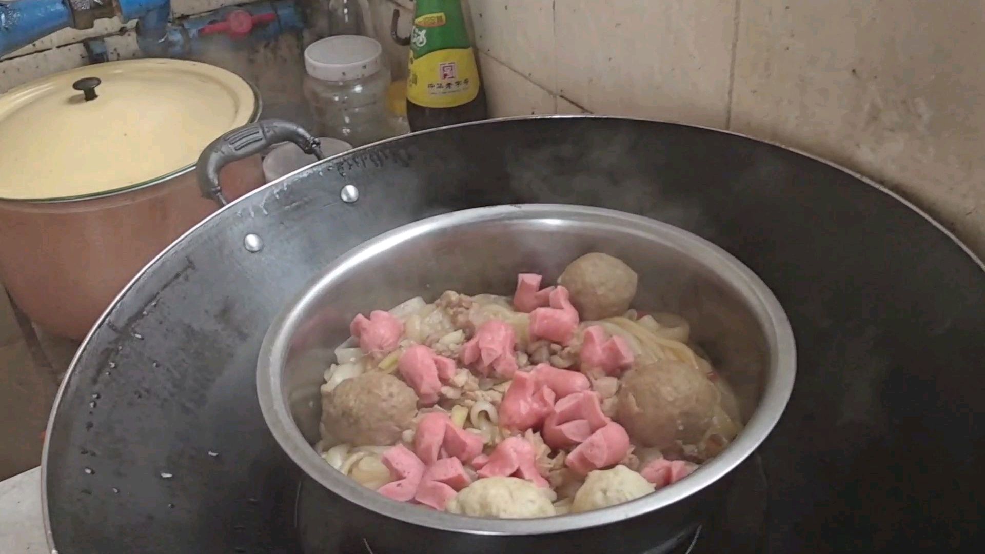 媳妇今天早上自己亲自做早餐。做了一个蒸河粉怎么样