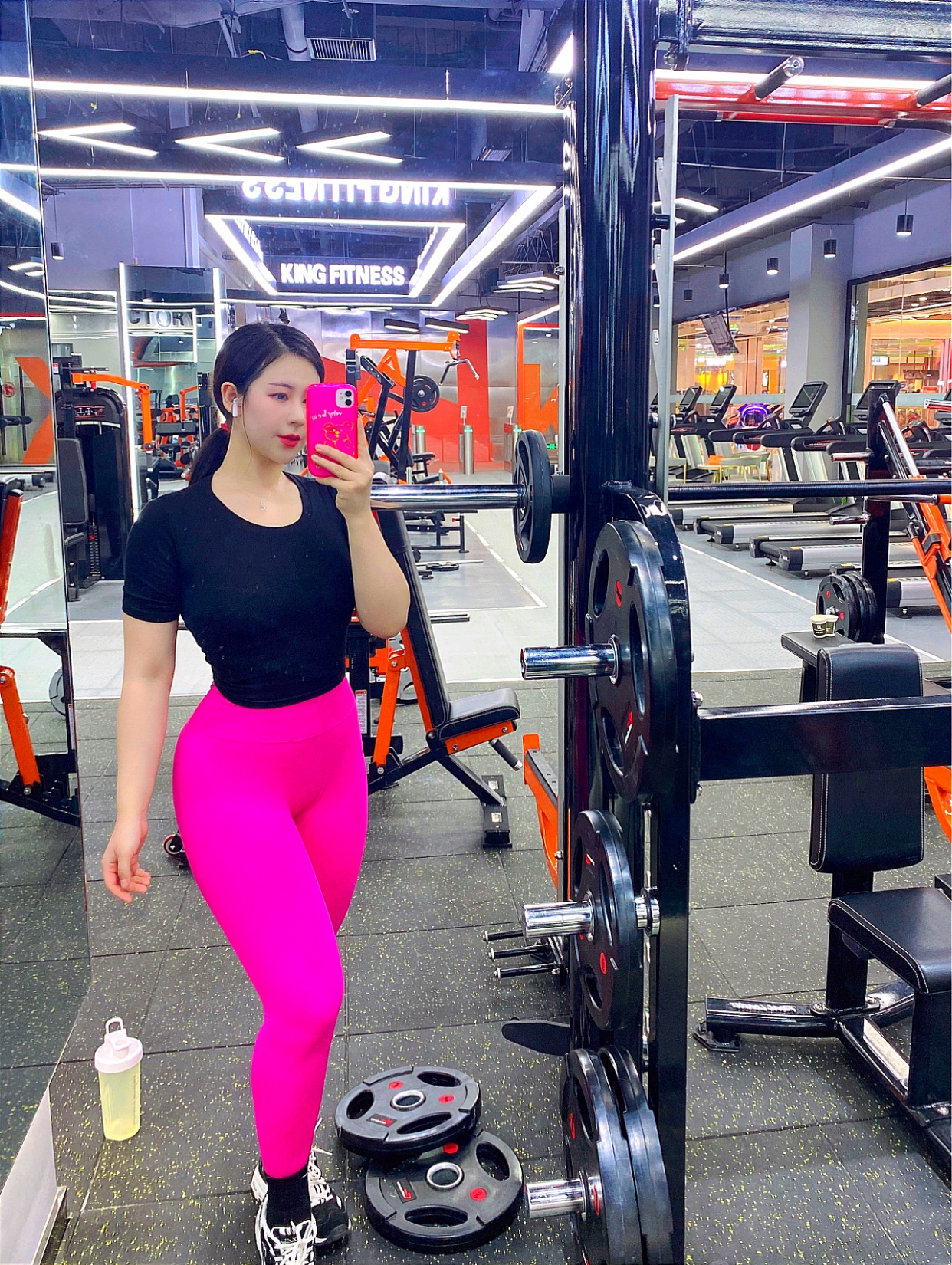 健身房里的自拍美女,绝对养眼