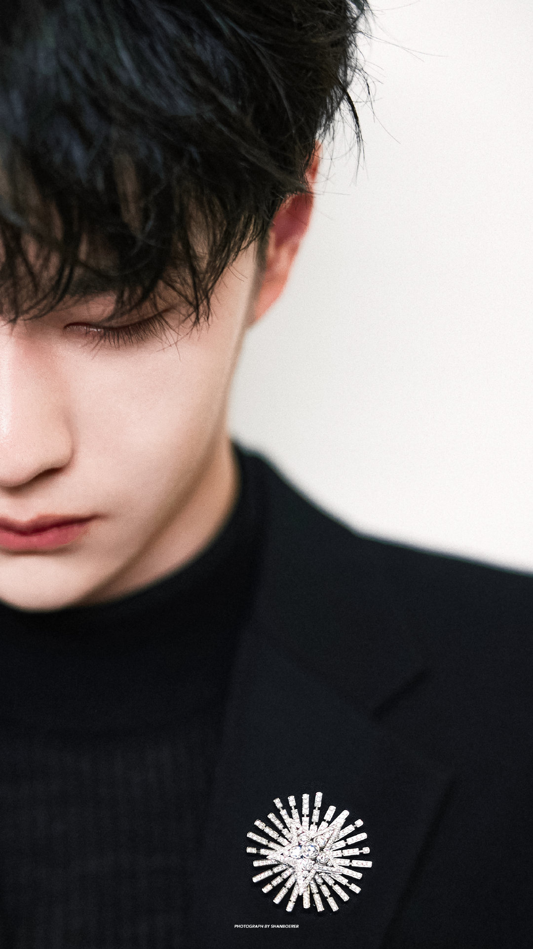 王一博是单眼皮还是双眼皮