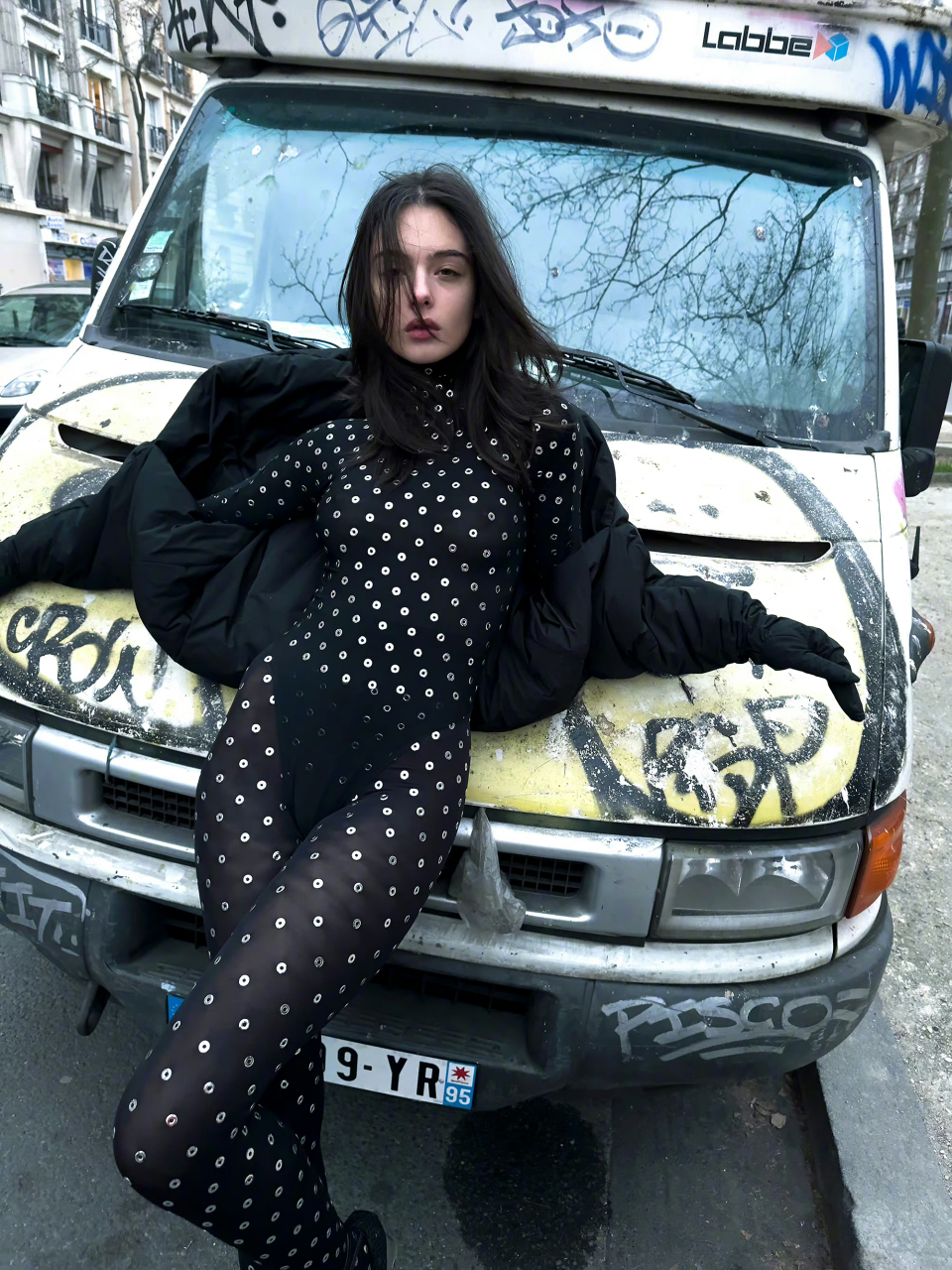 莫妮卡·贝鲁奇的女儿deva cassel为品牌拍摄写真大片