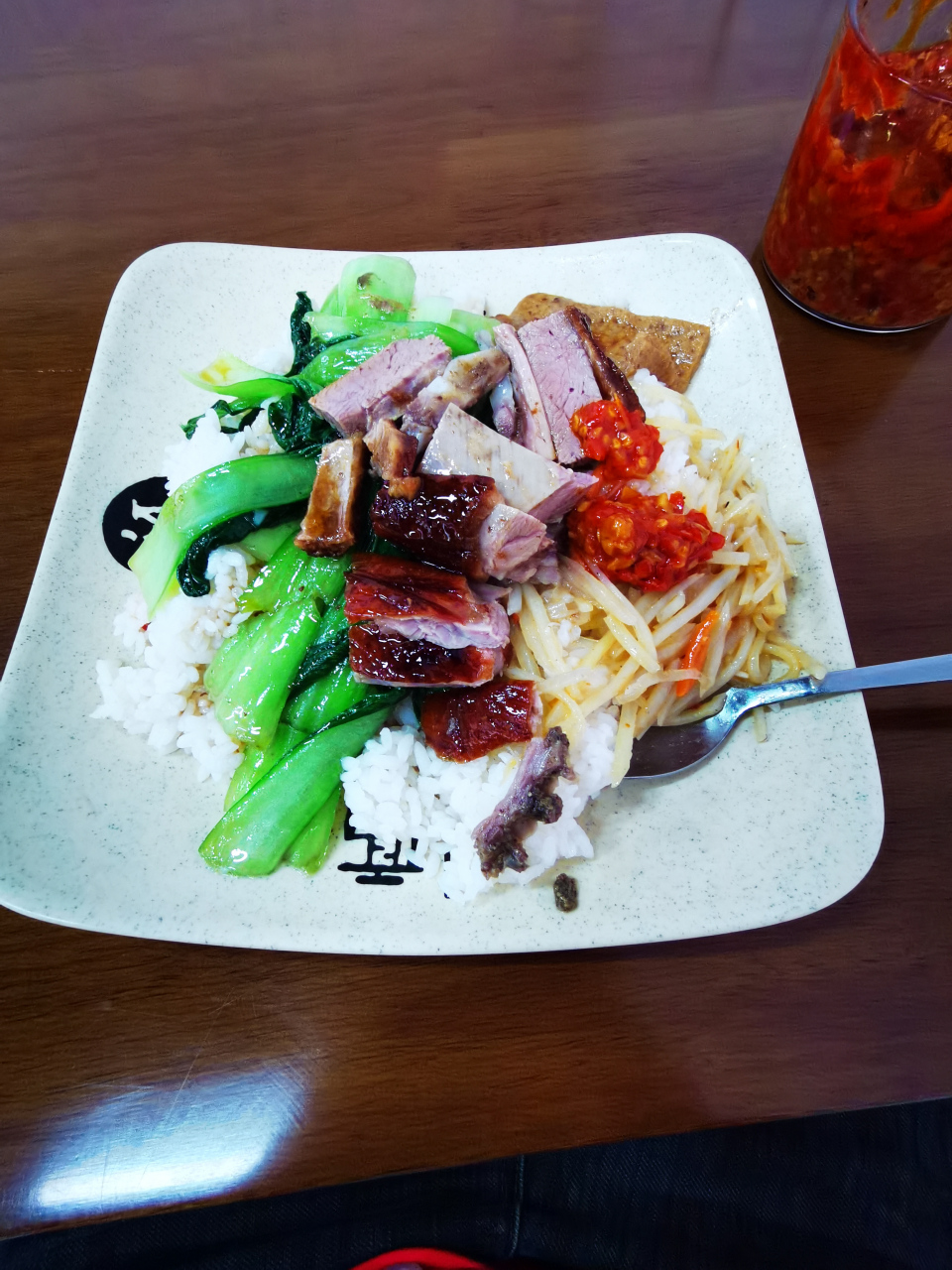 广东特色烧鸭饭,我个人是特别喜欢广东的美食,虽然吃过的不多,但仅仅