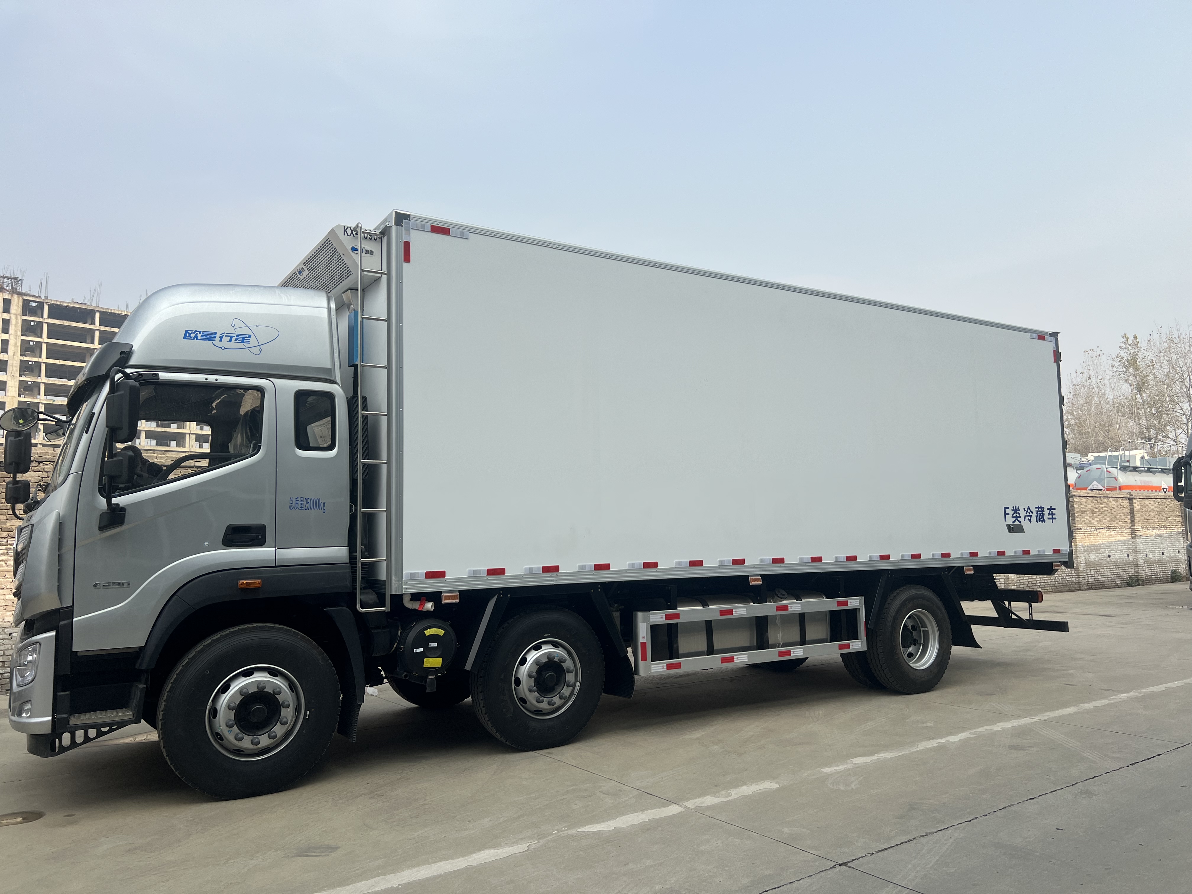 福田小行星小三轴冷藏车