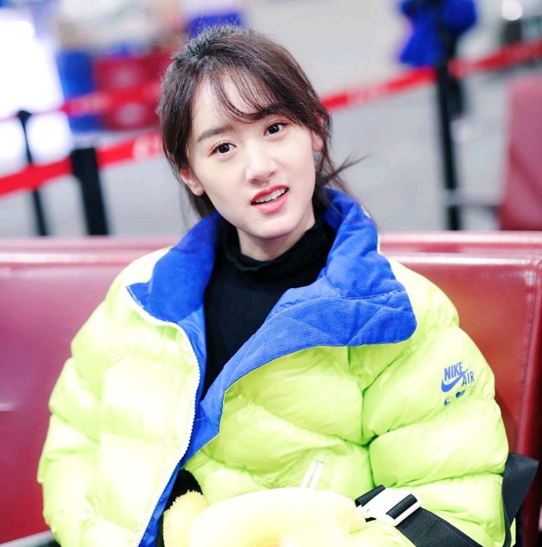 袁冰妍最新"粉色装"造型,清纯甜美,少女感十足