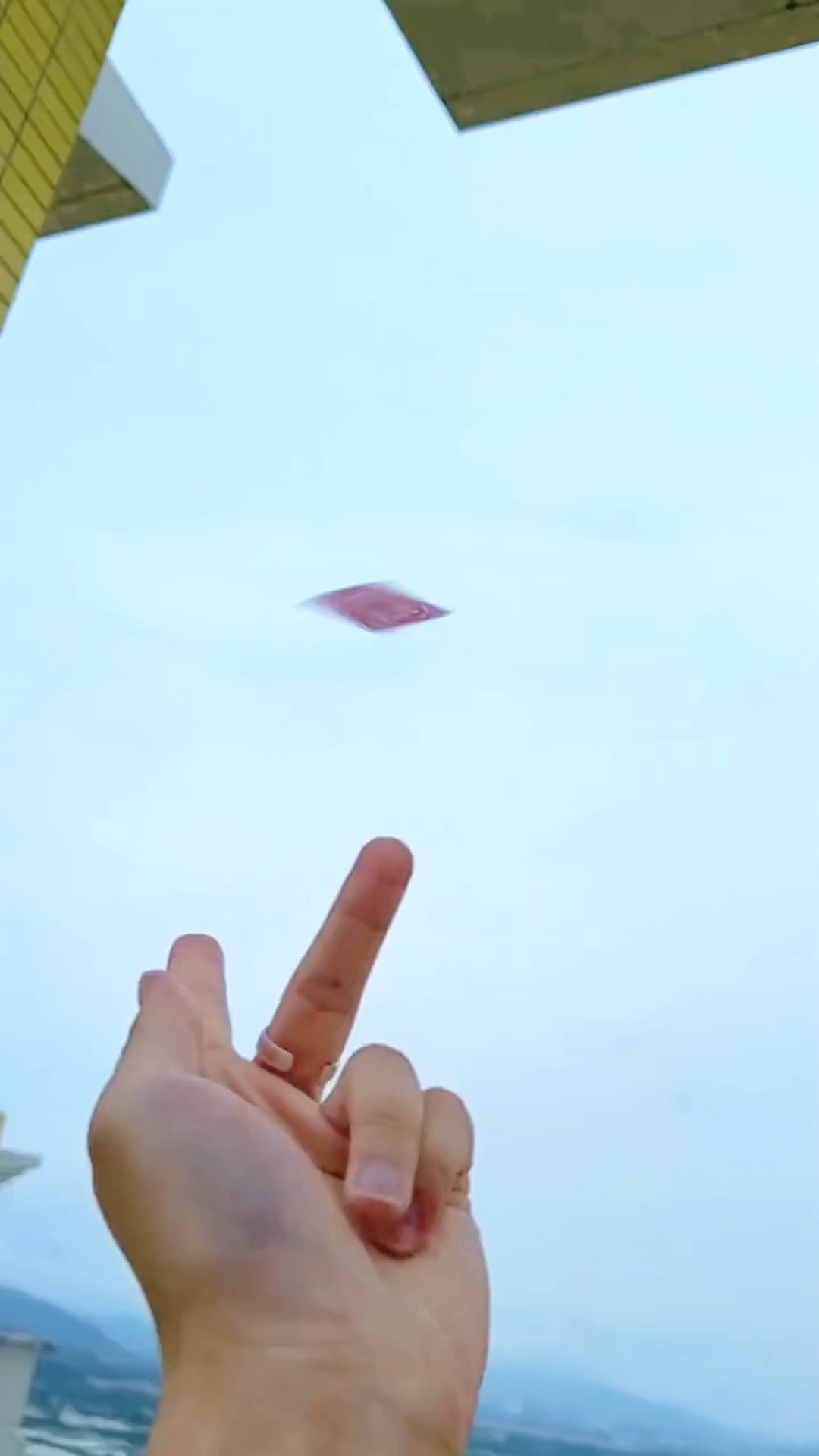 超炫酷的回旋飞牌,10秒就能学会!-度小视