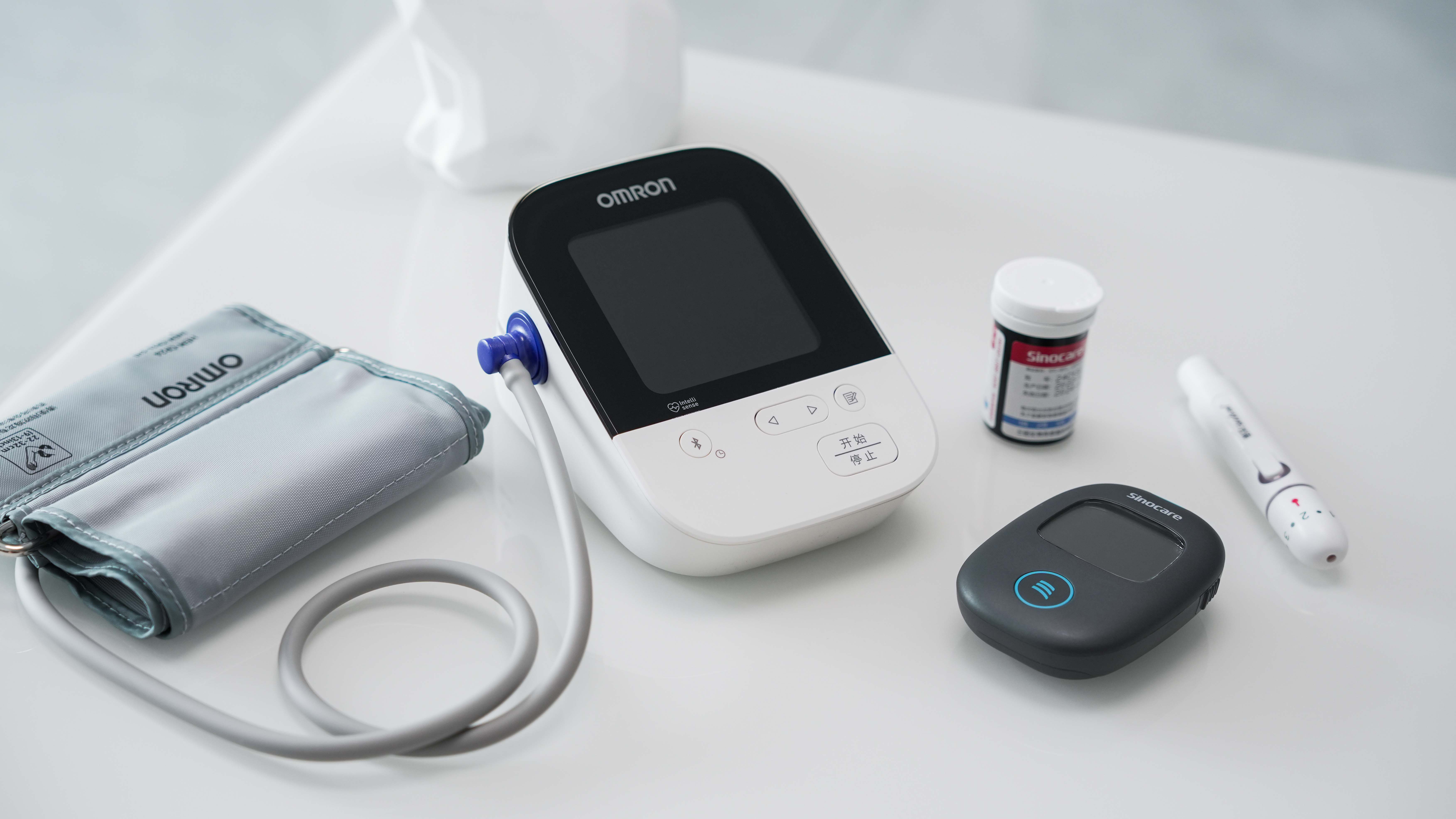 最近我还真的需要好好调整下作息饮食,时刻关注下自己身体的血压血糖