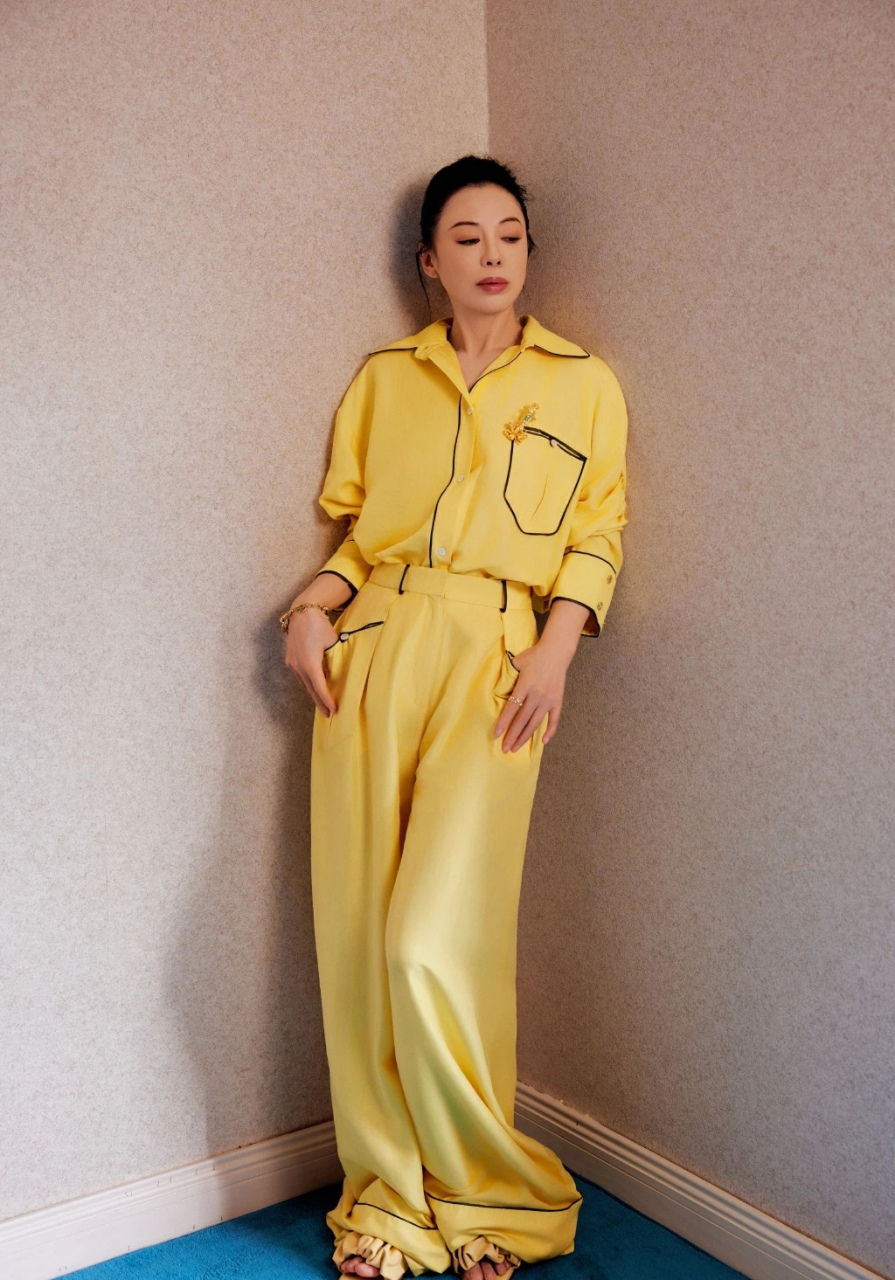 黄子珊的新歌《向云端》,人气超高,在某音平台更是火速传播开来,不少