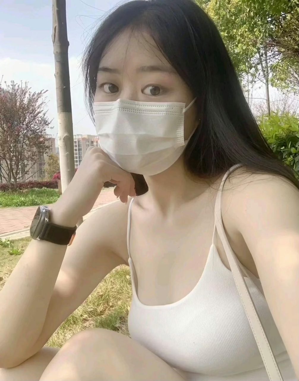 口罩美女 戴上图片