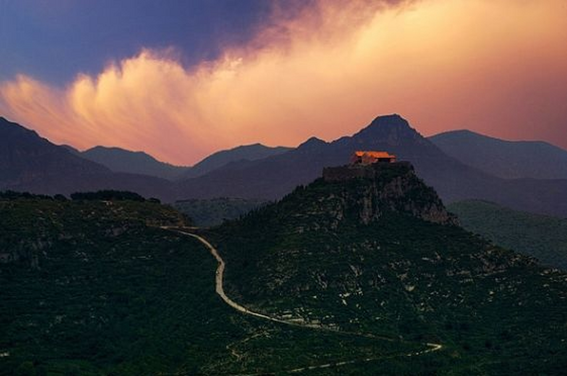 公川寨位于河南省巩义市夹津口镇公川村委西500米,面积约3000 平方,建